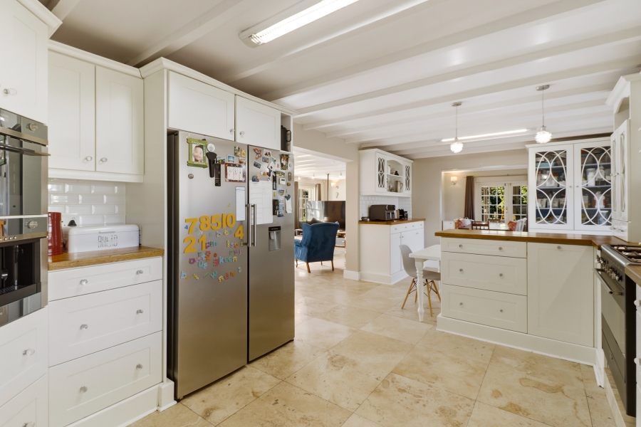 6 Bedroom Property for Sale in La Concorde Western Cape